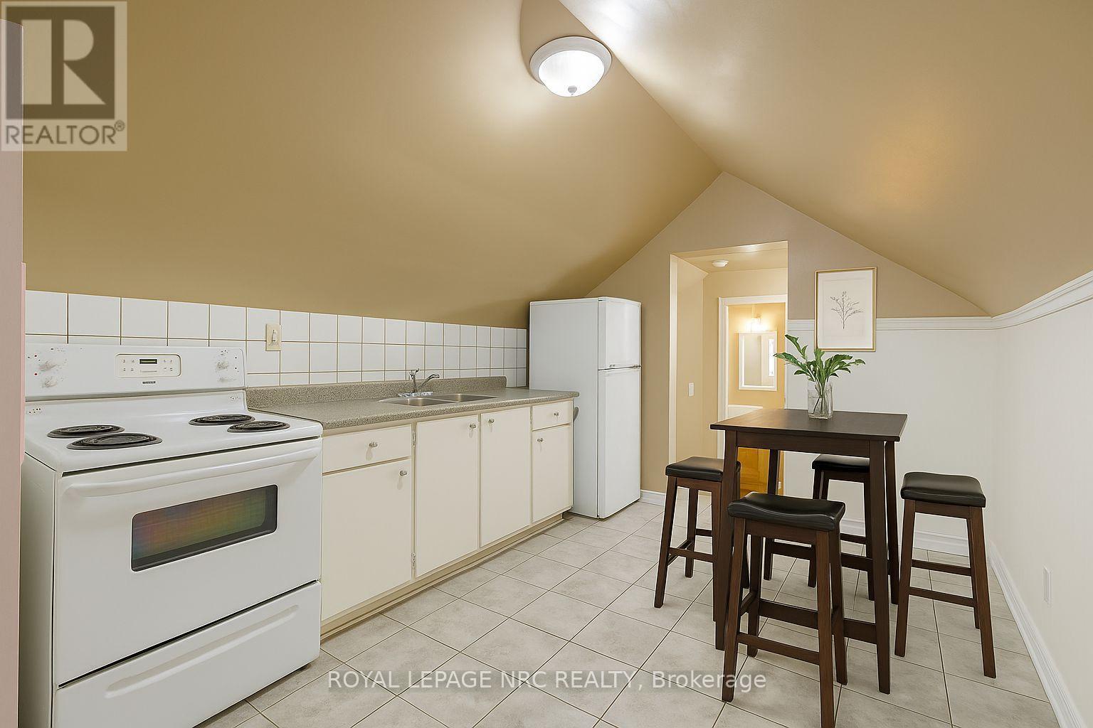 












4160 DORCHESTER ROAD

,
Niagara Falls (Morrison),




Ontario
L2E6N2


