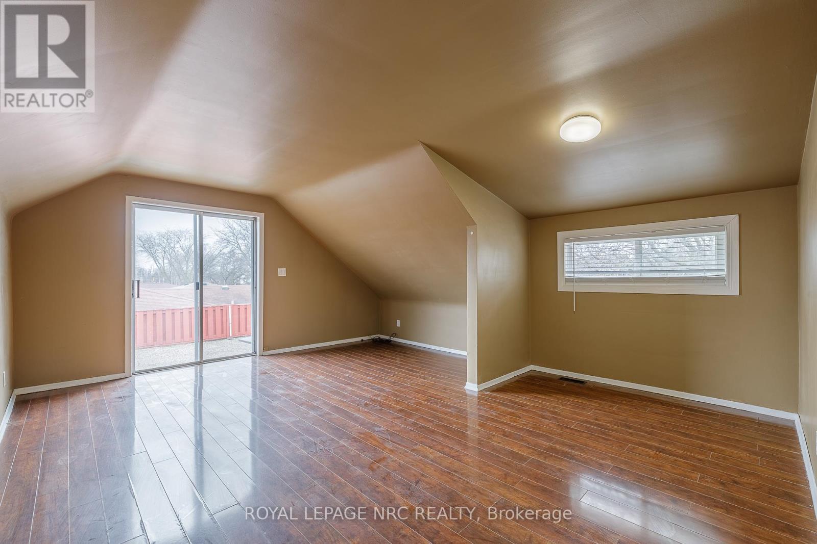 












4160 DORCHESTER ROAD

,
Niagara Falls (Morrison),




Ontario
L2E6N2

