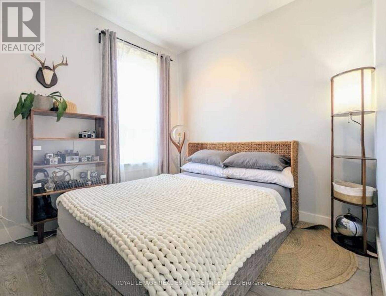 












2 - 53 GLADSTONE AVENUE

,
Toronto,




Ontario
M6J3K7

