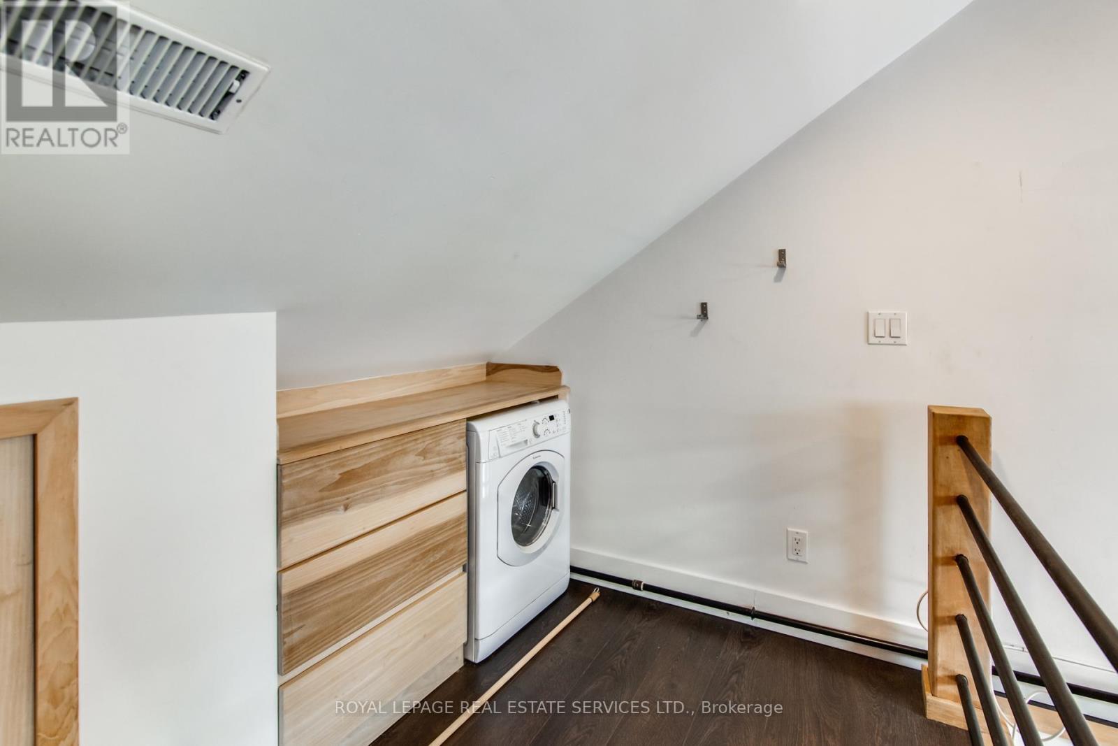 












2 - 53 GLADSTONE AVENUE

,
Toronto,




Ontario
M6J3K7


