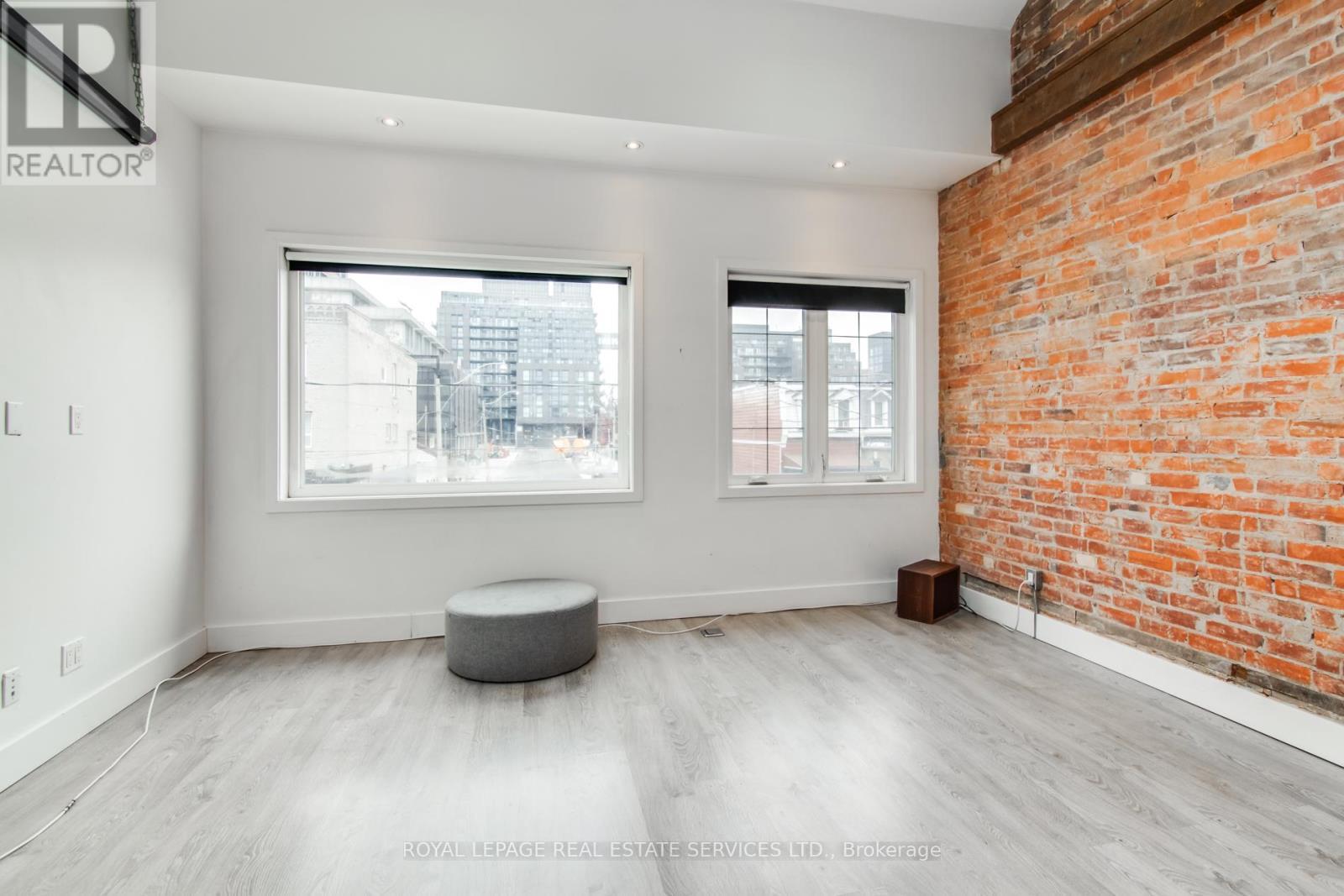 












2 - 53 GLADSTONE AVENUE

,
Toronto,




Ontario
M6J3K7

