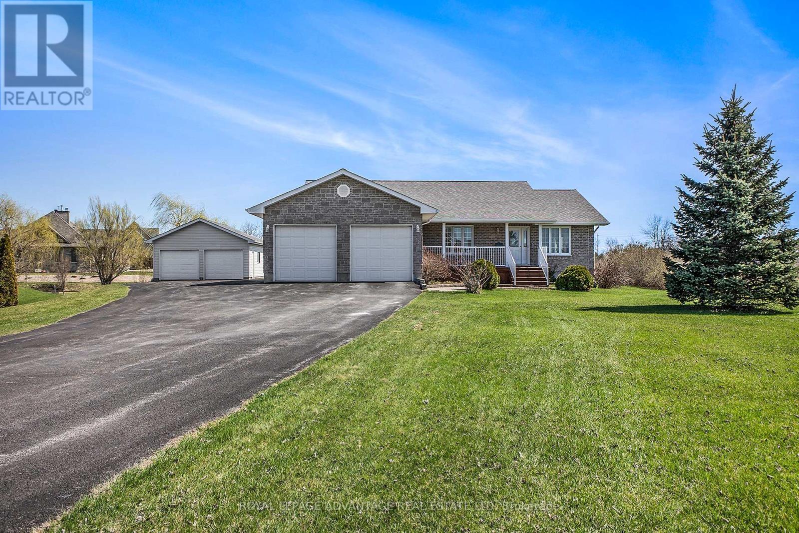 












521 CRAIN DRIVE

,
Drummond/North Elmsley,




Ontario
K7H3C9

