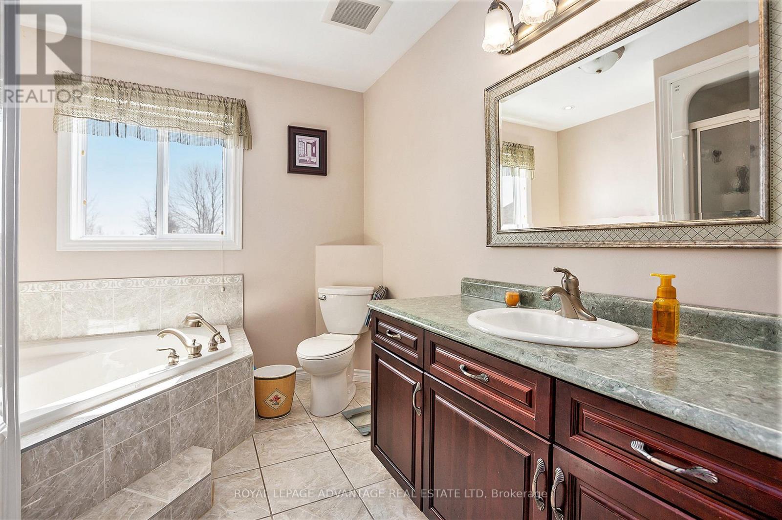 












521 CRAIN DRIVE

,
Drummond/North Elmsley,




Ontario
K7H3C9

