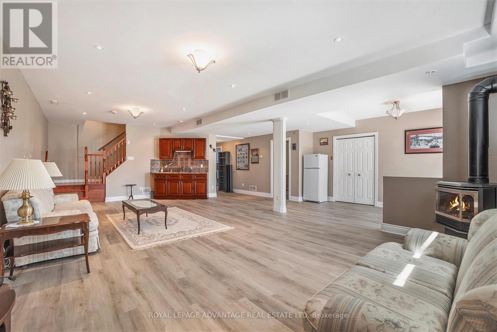 












521 CRAIN DRIVE

,
Drummond/North Elmsley,




Ontario
K7H3C9

