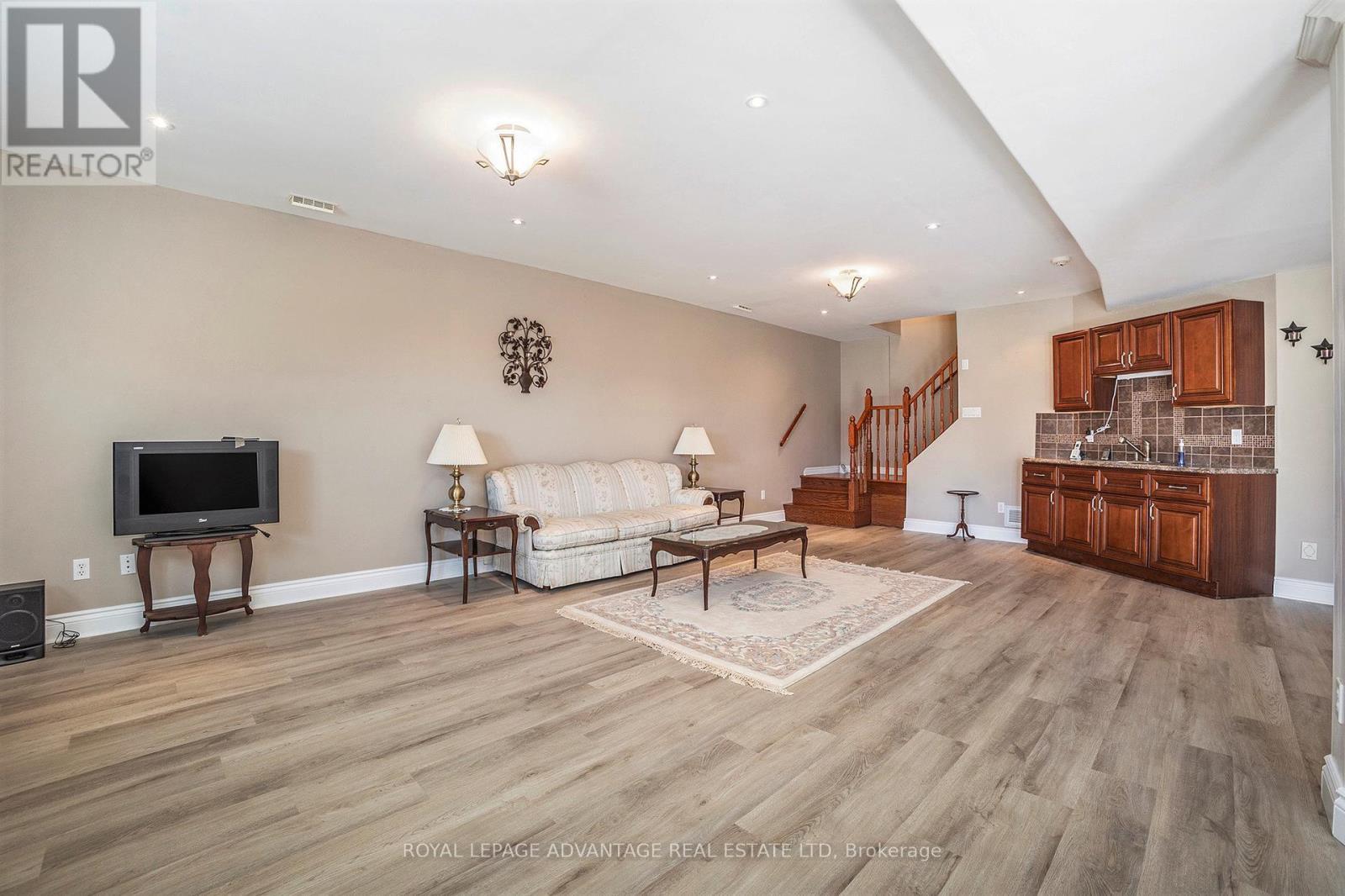 












521 CRAIN DRIVE

,
Drummond/North Elmsley,




Ontario
K7H3C9

