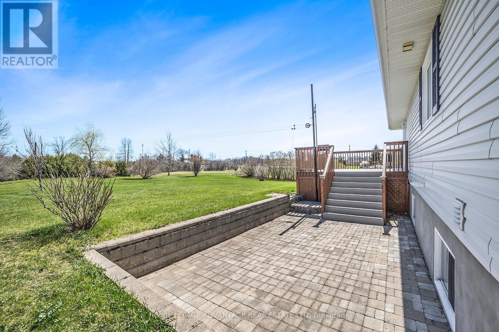 












521 CRAIN DRIVE

,
Drummond/North Elmsley,




Ontario
K7H3C9

