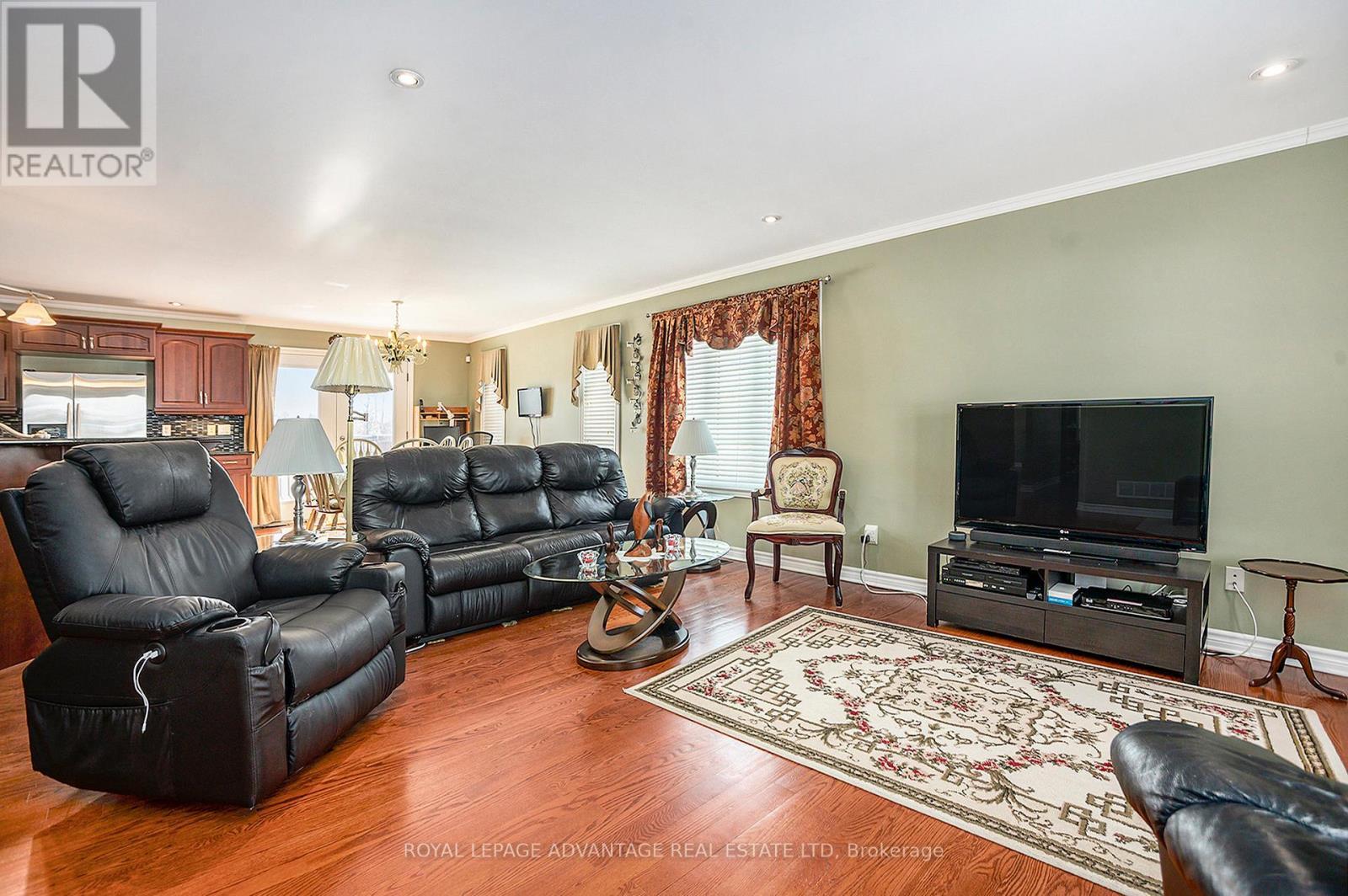 












521 CRAIN DRIVE

,
Drummond/North Elmsley,




Ontario
K7H3C9

