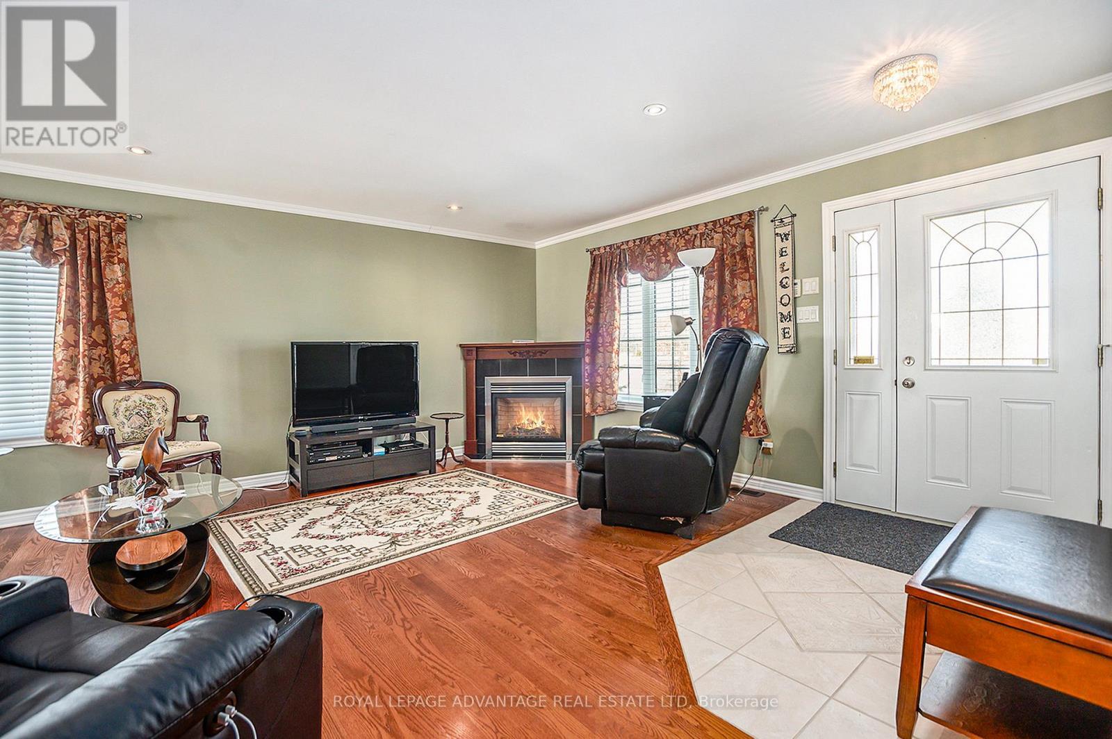 












521 CRAIN DRIVE

,
Drummond/North Elmsley,




Ontario
K7H3C9

