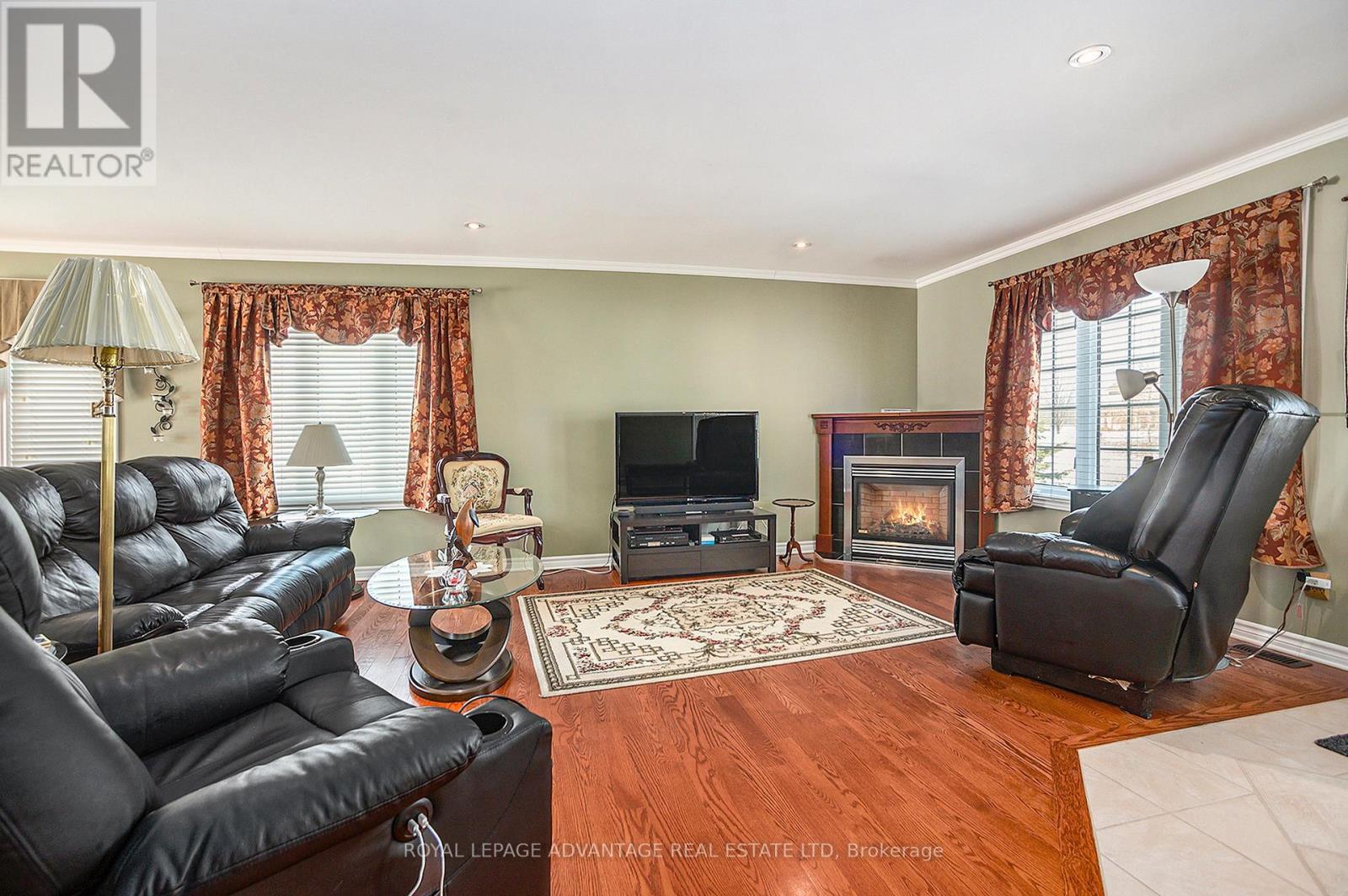 












521 CRAIN DRIVE

,
Drummond/North Elmsley,




Ontario
K7H3C9

