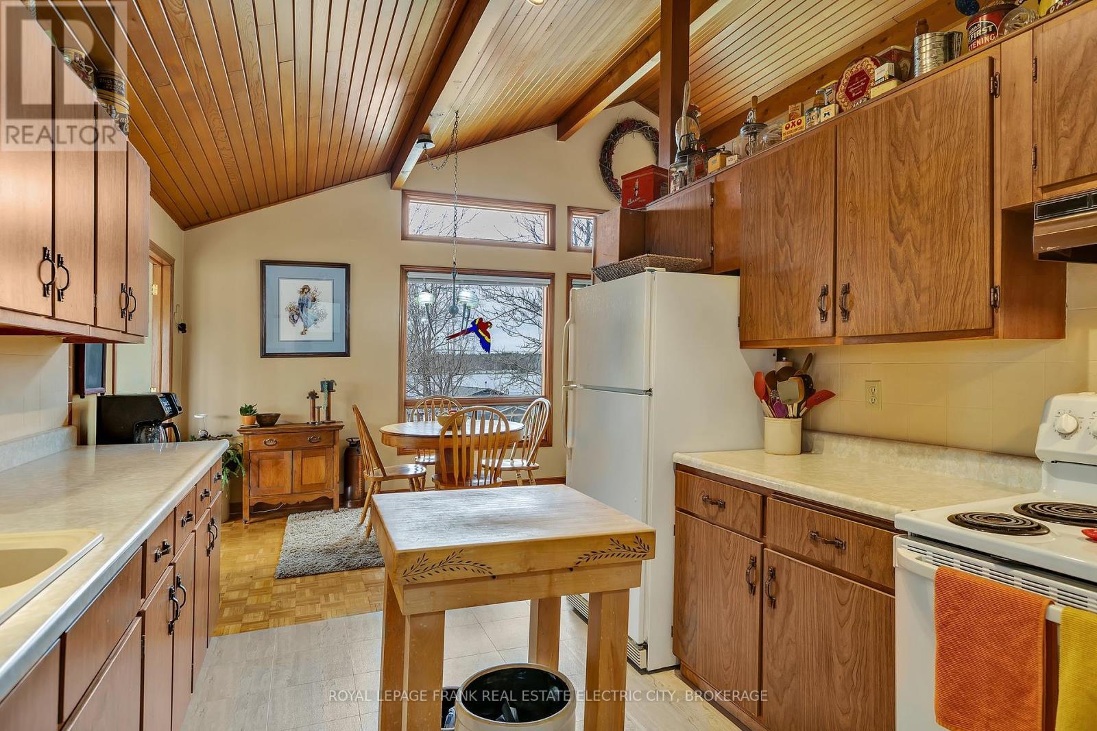 












2811 ANTELOPE TRAIL

,
Smith-Ennismore-Lakefield,




Ontario
K0L2H0

