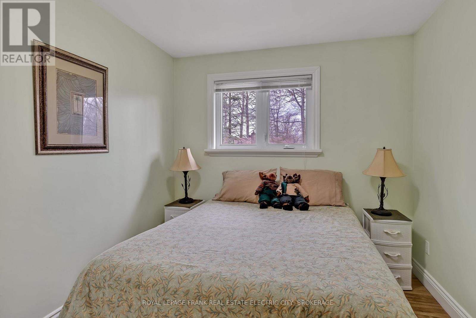 












2811 ANTELOPE TRAIL

,
Smith-Ennismore-Lakefield,




Ontario
K0L2H0

