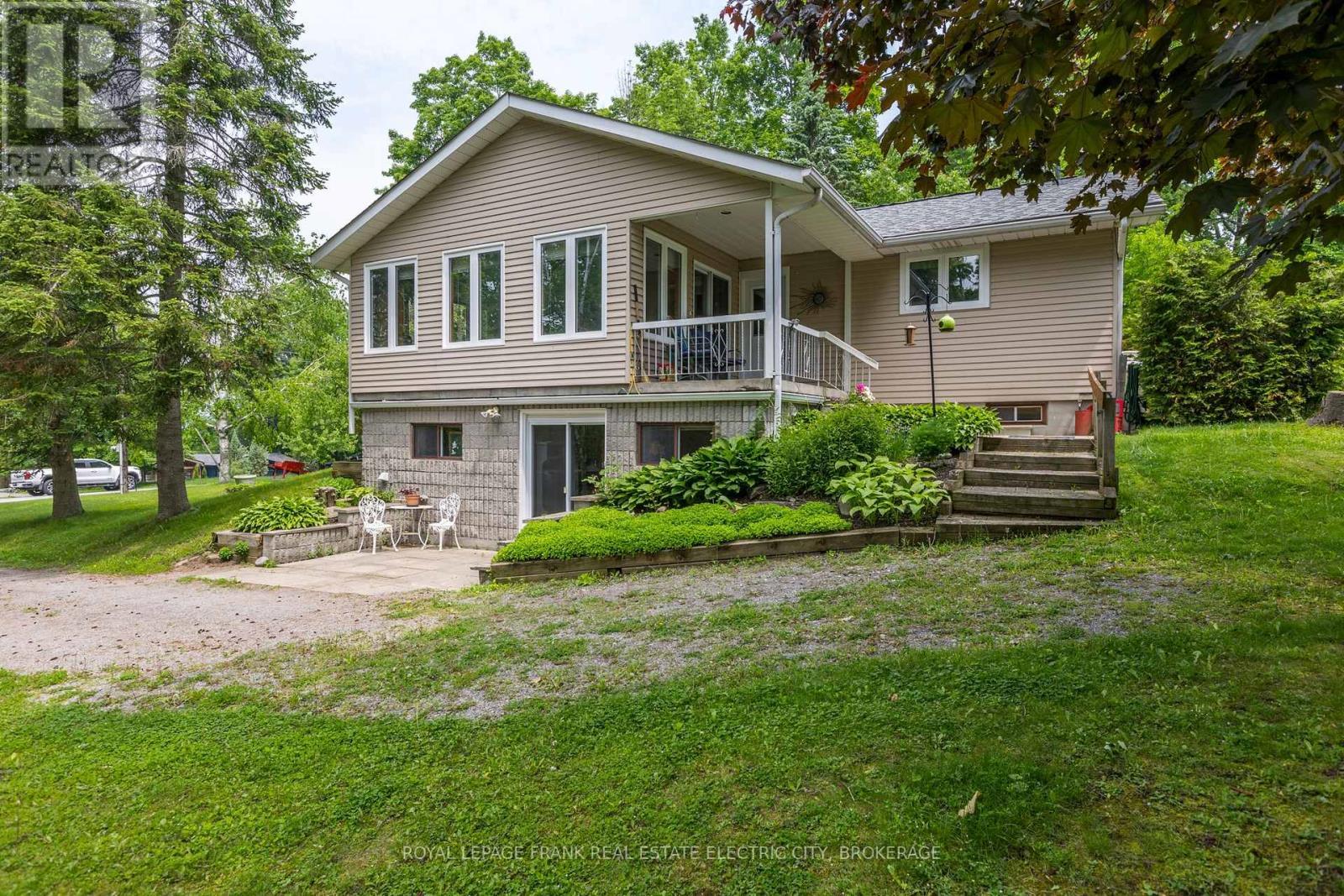 












2811 ANTELOPE TRAIL

,
Smith-Ennismore-Lakefield,




Ontario
K0L2H0

