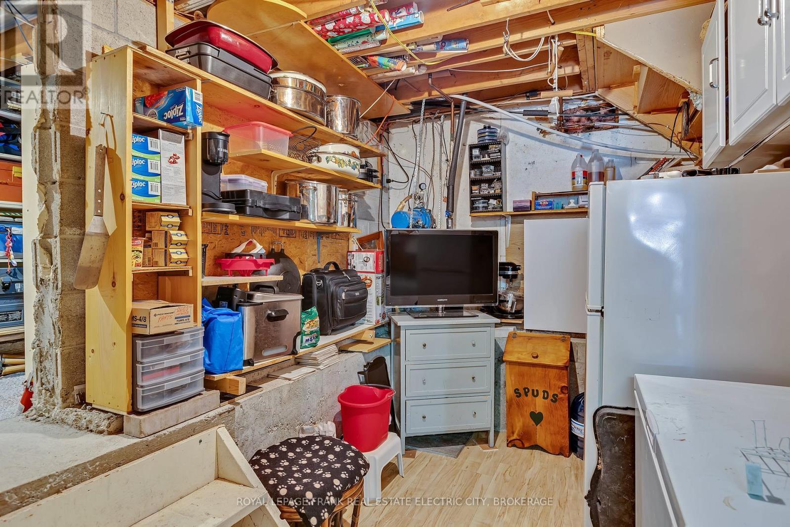 












2811 ANTELOPE TRAIL

,
Smith-Ennismore-Lakefield,




Ontario
K0L2H0

