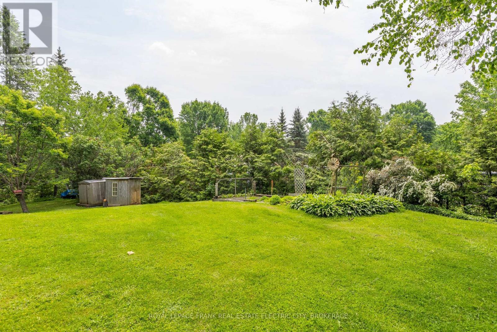












2811 ANTELOPE TRAIL

,
Smith-Ennismore-Lakefield,




Ontario
K0L2H0

