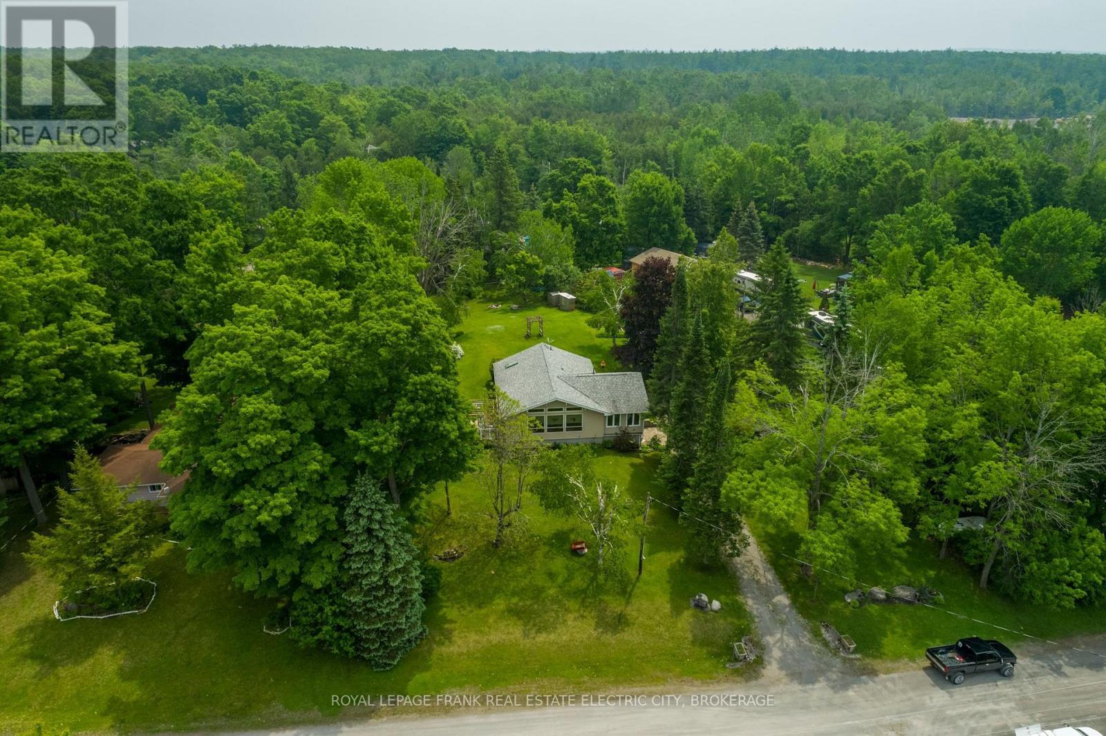 












2811 ANTELOPE TRAIL

,
Smith-Ennismore-Lakefield,




Ontario
K0L2H0

