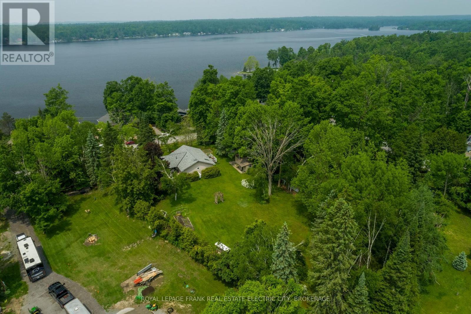 












2811 ANTELOPE TRAIL

,
Smith-Ennismore-Lakefield,




Ontario
K0L2H0

