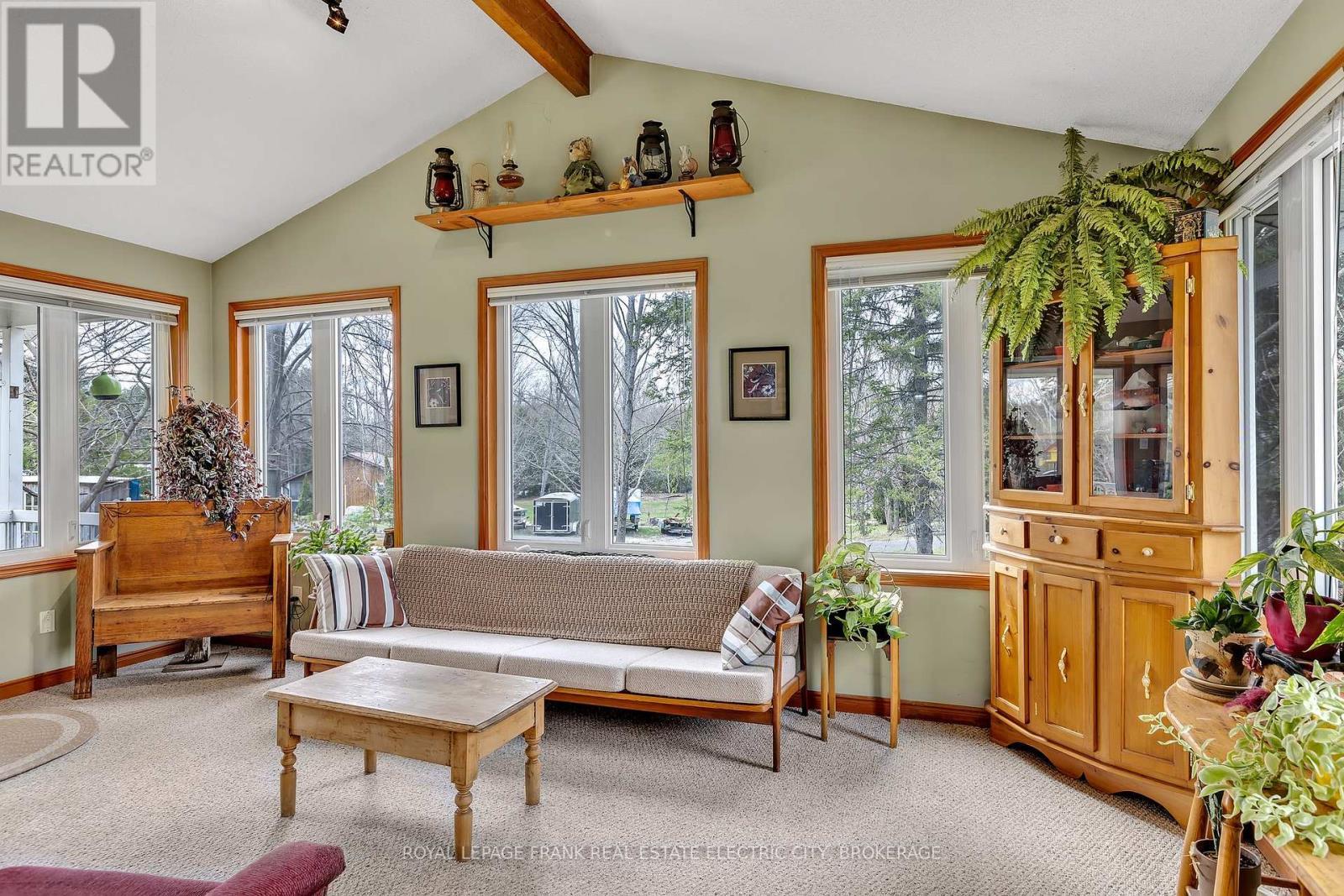 












2811 ANTELOPE TRAIL

,
Smith-Ennismore-Lakefield,




Ontario
K0L2H0


