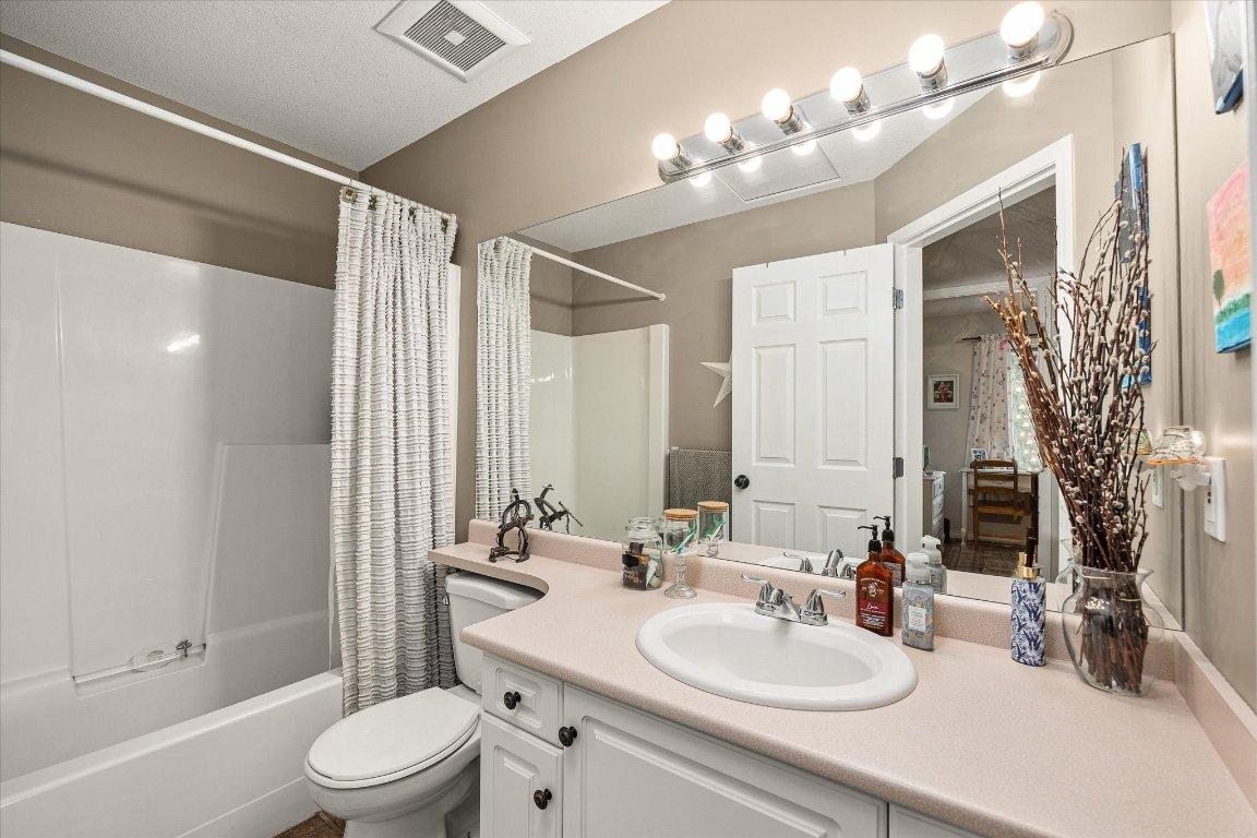 









5817


Victoria

Street,
Peachland,




BC
V0H 1X4

