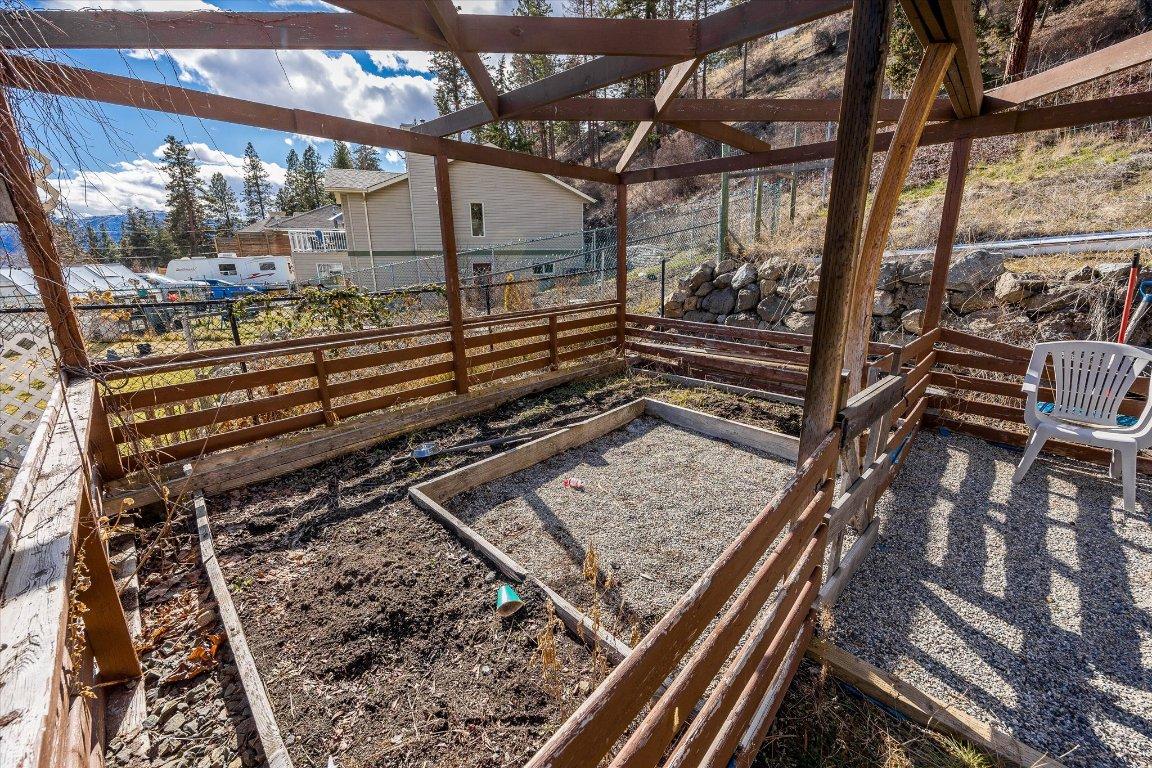 









5817


Victoria

Street,
Peachland,




BC
V0H 1X4

