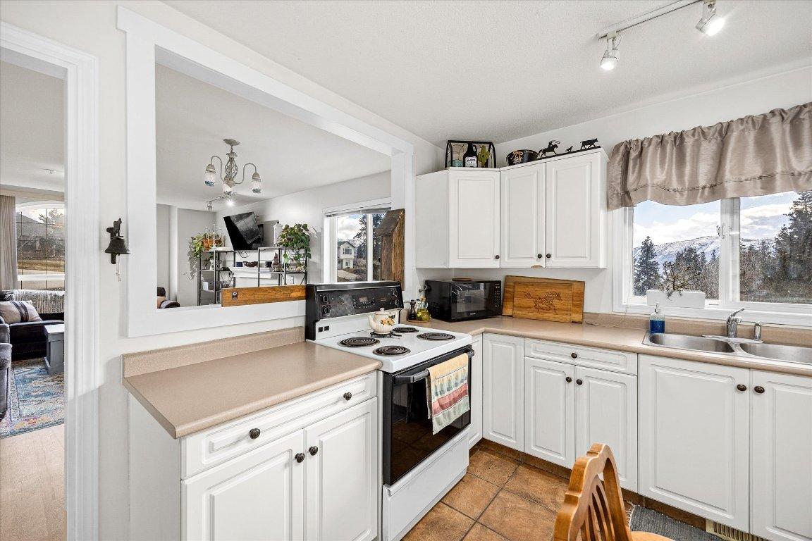 









5817


Victoria

Street,
Peachland,




BC
V0H 1X4

