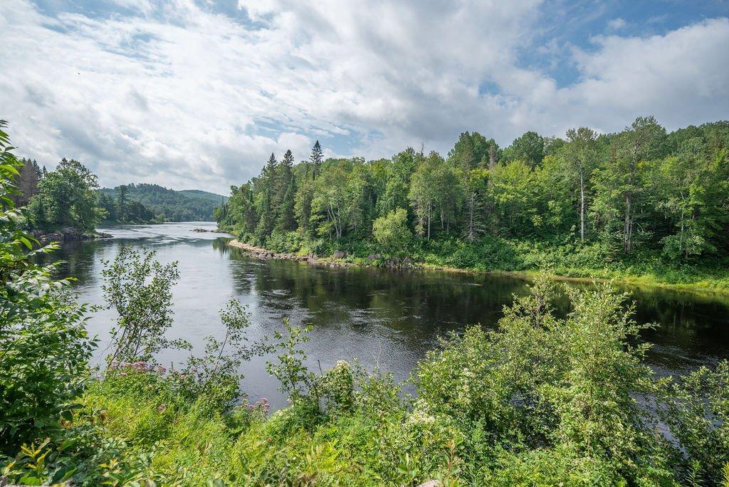 









827


Ch. de la Chute

,
Mansfield-et-Pontefract,




QC
J0X1R0

