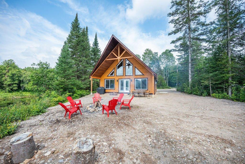 









827


Ch. de la Chute

,
Mansfield-et-Pontefract,




QC
J0X1R0

