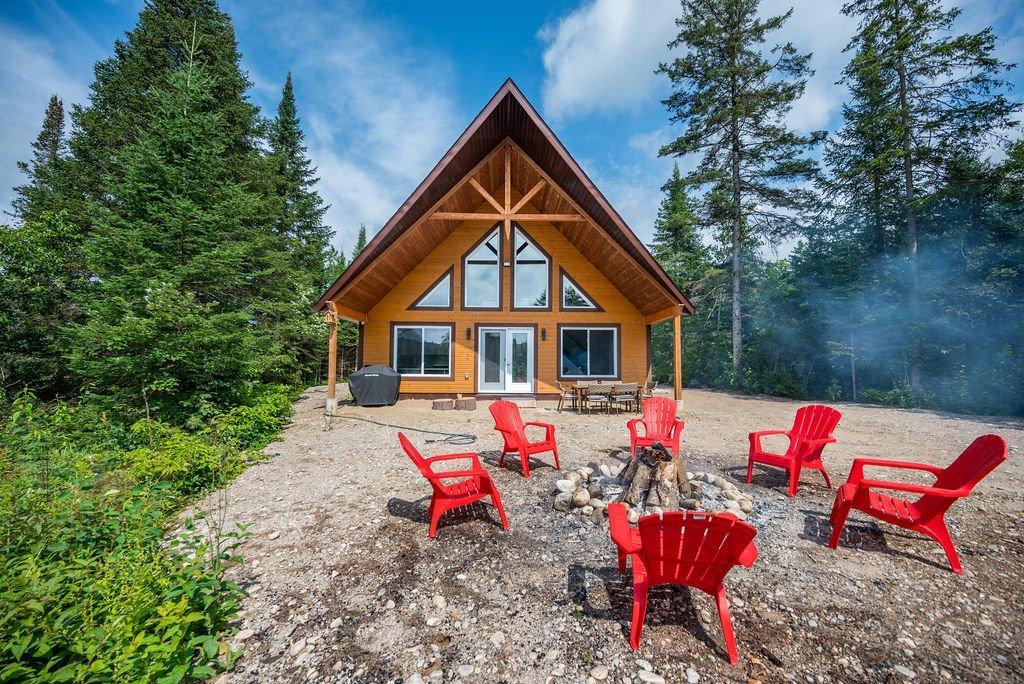 









827


Ch. de la Chute

,
Mansfield-et-Pontefract,




QC
J0X1R0

