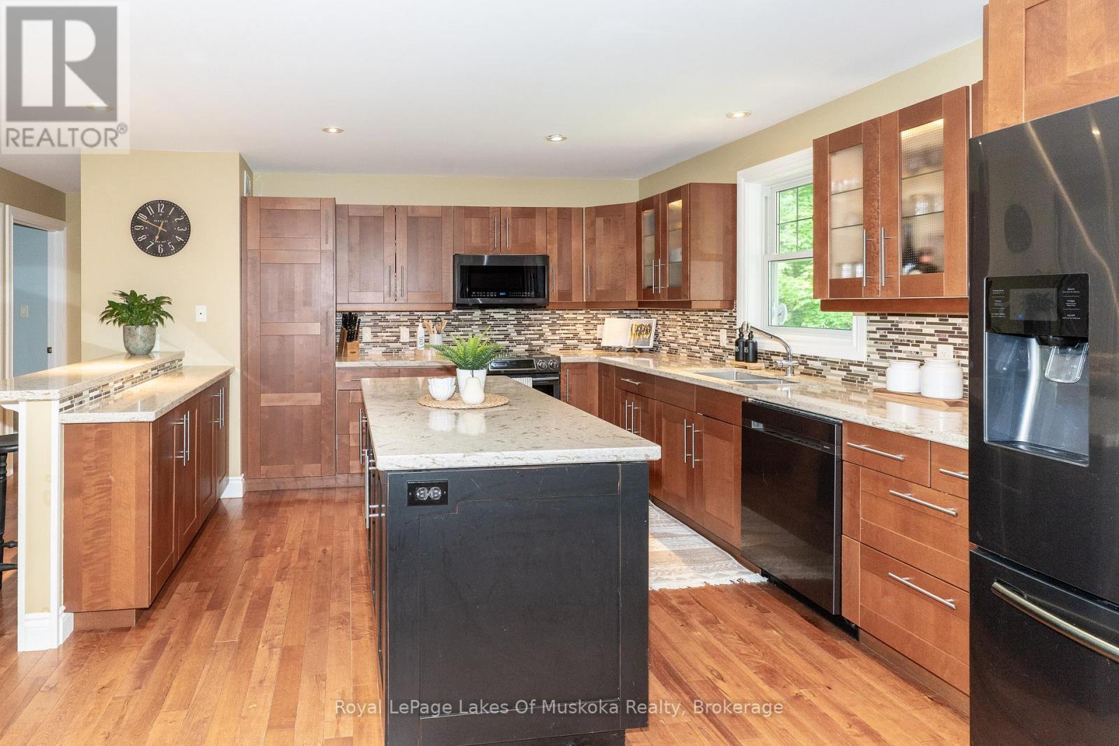 












1334 BEATRICE TOWNLINE ROAD

,
Muskoka Lakes (Watt),




Ontario
P1L1X5

