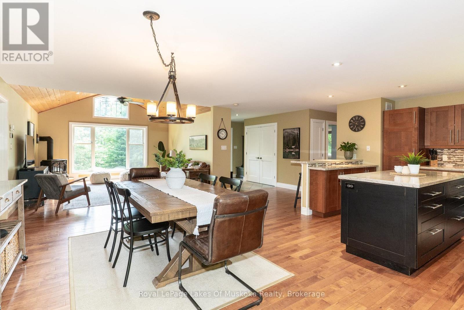 












1334 BEATRICE TOWNLINE ROAD

,
Muskoka Lakes (Watt),




Ontario
P1L1X5

