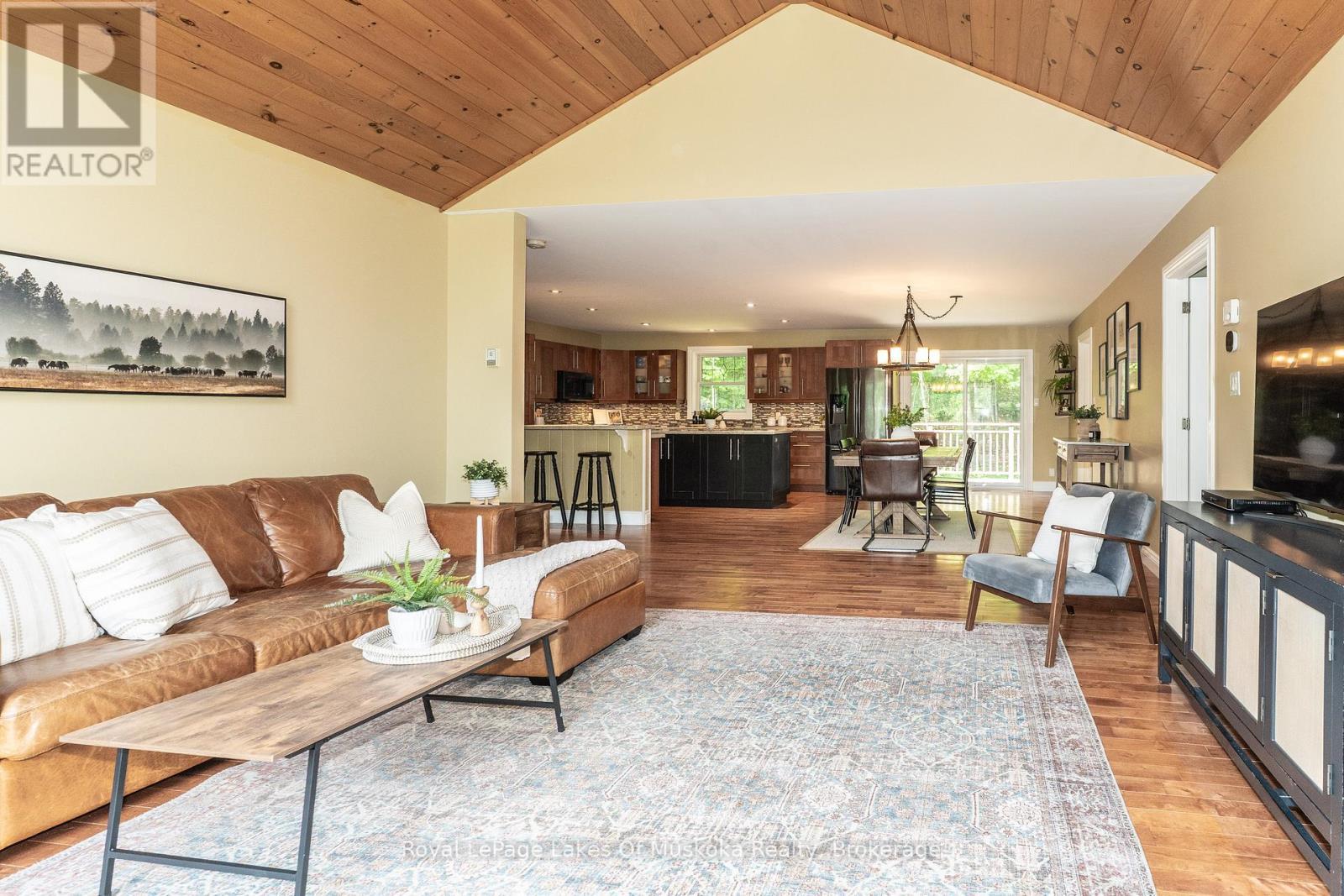 












1334 BEATRICE TOWNLINE ROAD

,
Muskoka Lakes (Watt),




Ontario
P1L1X5

