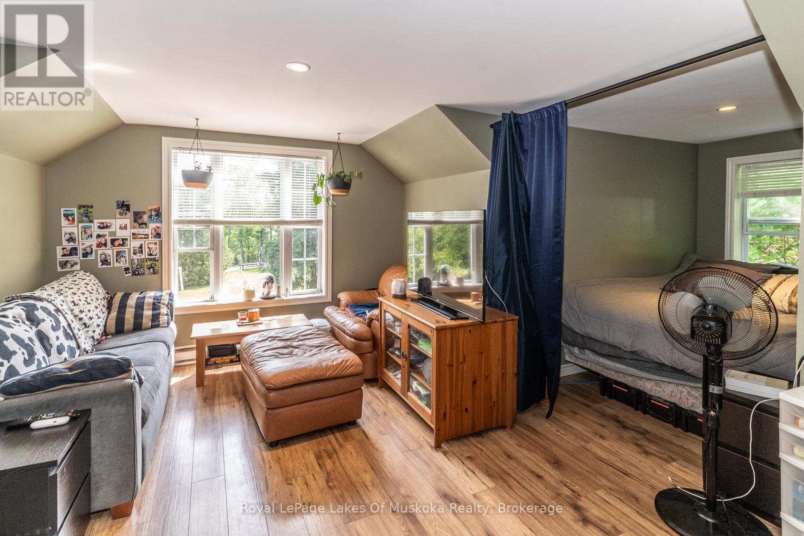 












1334 BEATRICE TOWNLINE ROAD

,
Muskoka Lakes (Watt),




Ontario
P1L1X5

