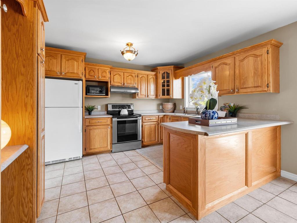 












38 Commonwealth Avenue

,
Charlottetown,




PE
C1E 2E9


