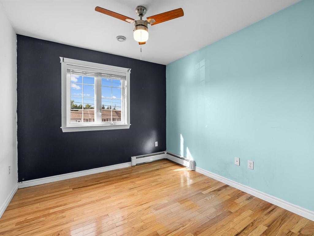 












38 Commonwealth Avenue

,
Charlottetown,




PE
C1E 2E9

