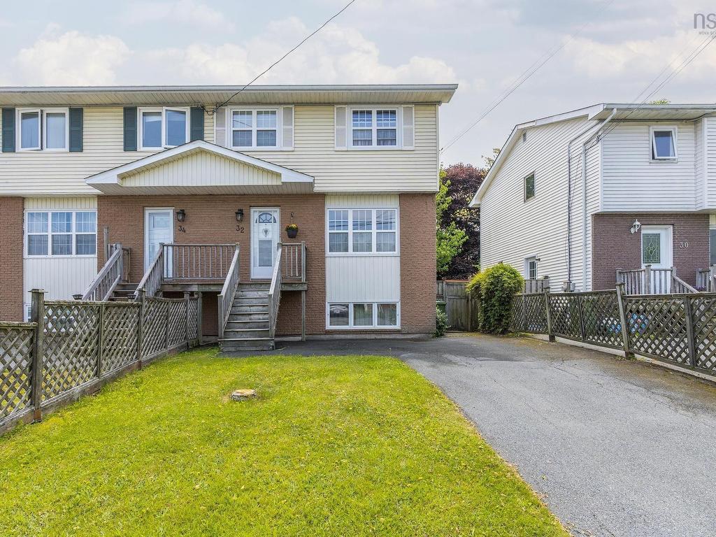 












32 Oakwood Court

,
Dartmouth,




NS
B2W 5P9

