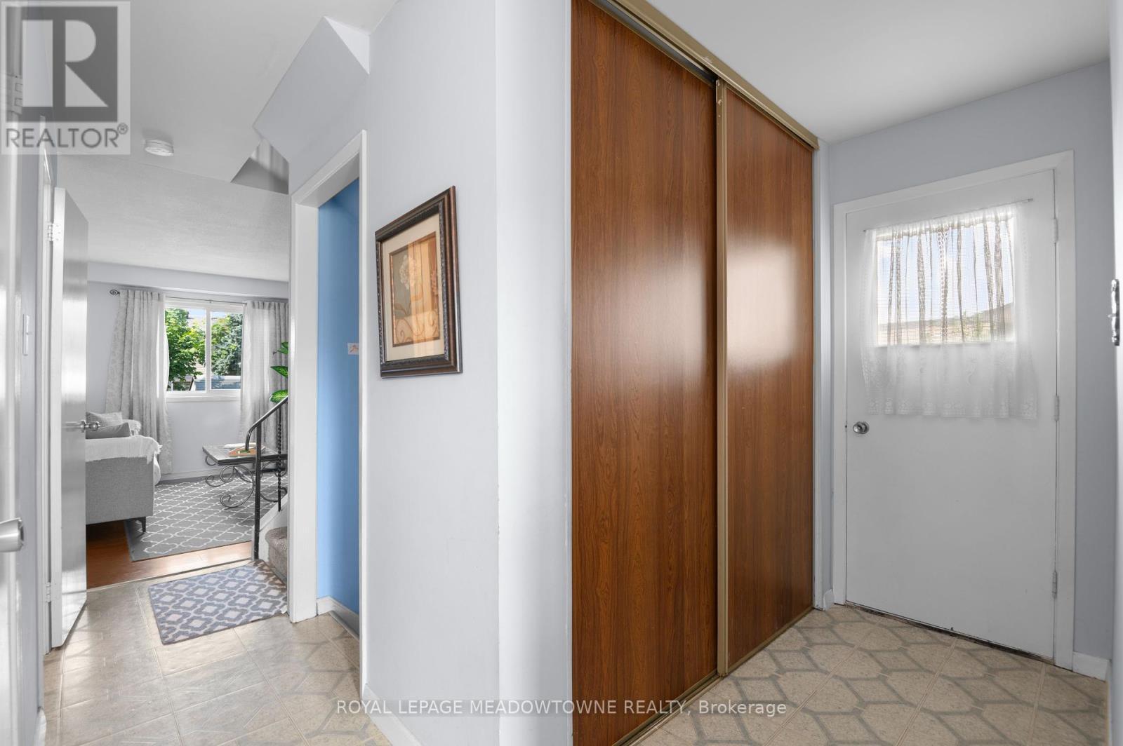 












6058 STARFIELD CRESCENT

,
Mississauga,




Ontario
L5N1X1

