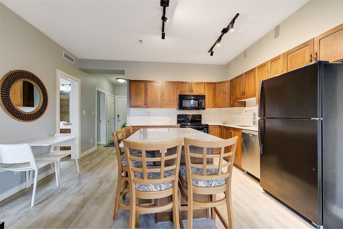 









654


Cook

Road, 359,
Kelowna,




BC
V1W 3G7

