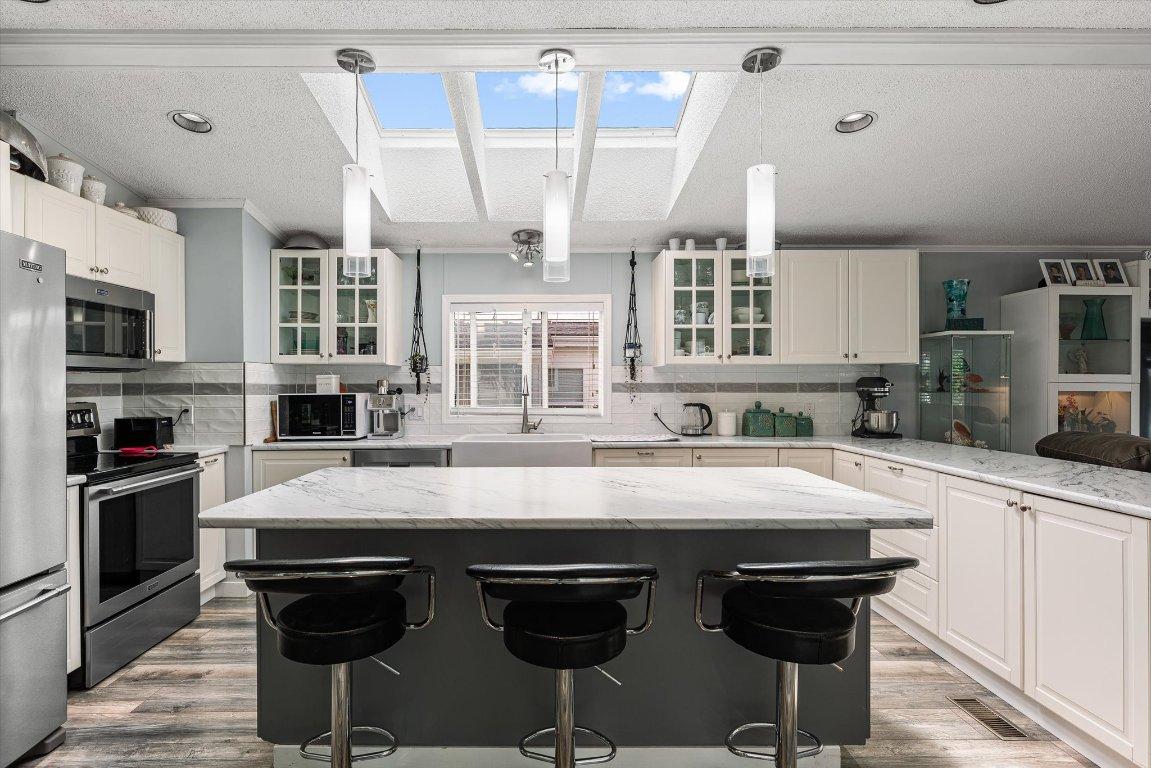 









720


Commonwealth

Road, 203,
Kelowna,




BC
V4V 1S1

