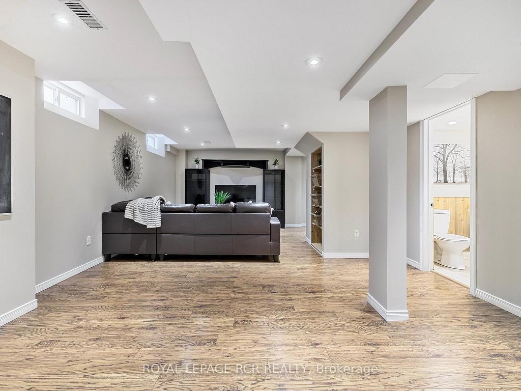 









34


Childs

Court,
Clarington,




ON
L1C 5P2

