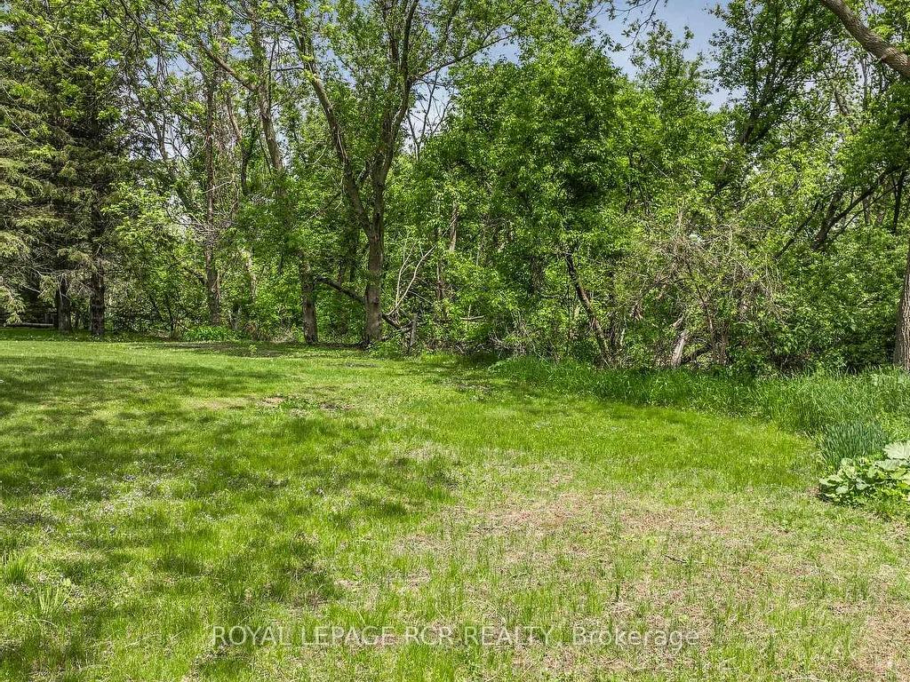 









20377


Leslie

Street,
East Gwillimbury,




ON
L0G 1R0

