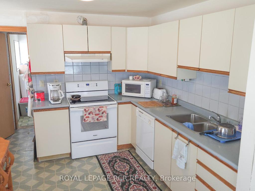 









20377


Leslie

Street,
East Gwillimbury,




ON
L0G 1R0

