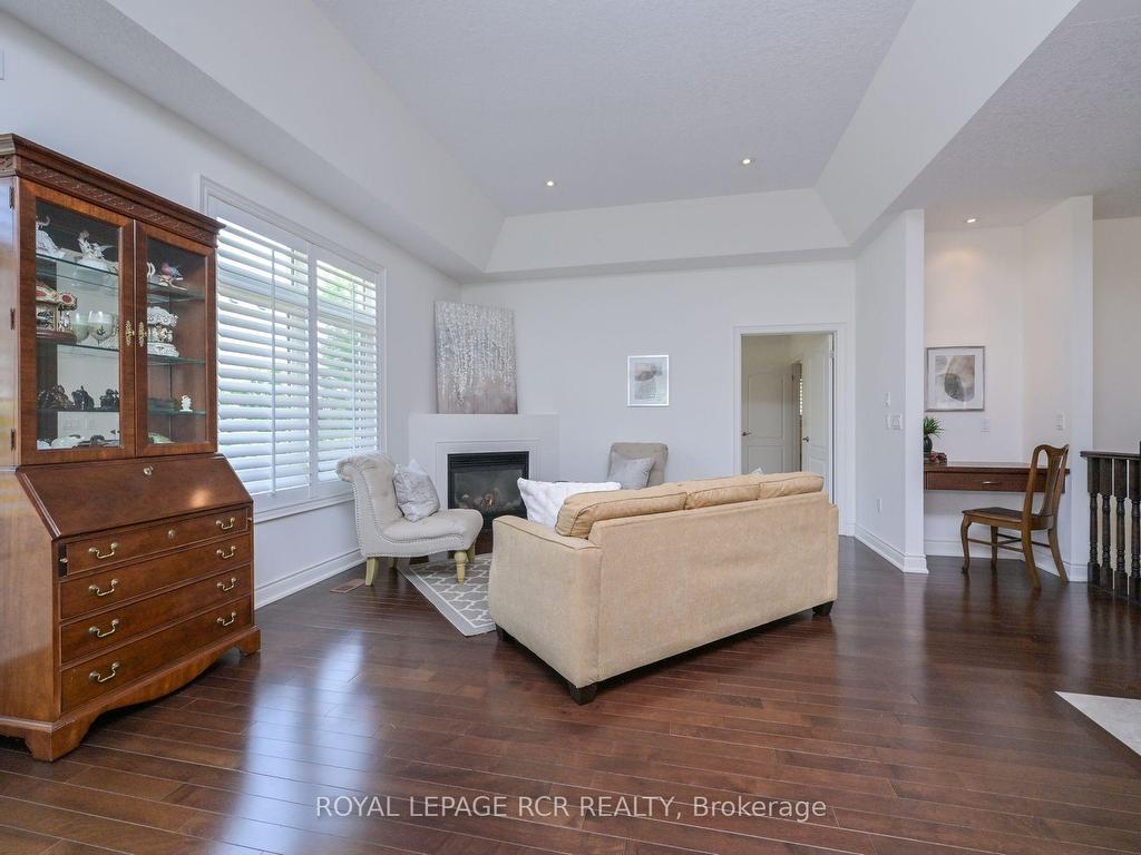 









200


Kingfisher

Drive, 130,
Mono,




ON
L9W 0B3

