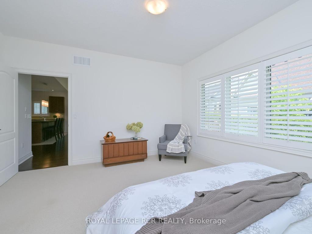 









200


Kingfisher

Drive, 130,
Mono,




ON
L9W 0B3

