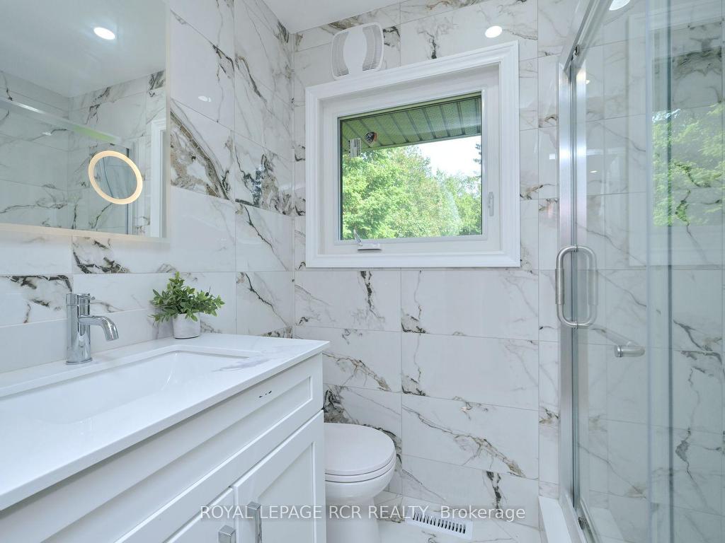 









218


Elizabeth

Street,
Orangeville,




ON
L9W 1C8

