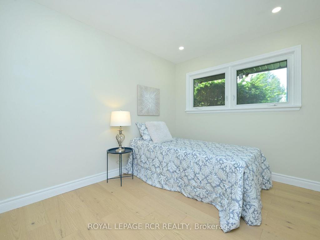 









218


Elizabeth

Street,
Orangeville,




ON
L9W 1C8


