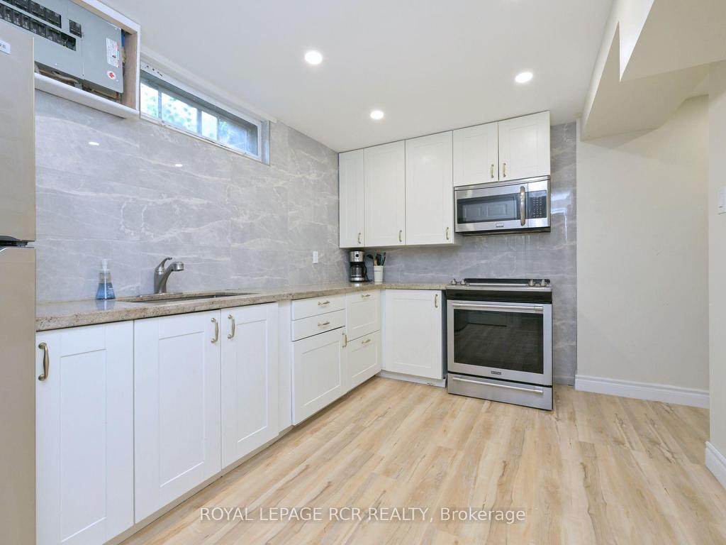 









218


Elizabeth

Street,
Orangeville,




ON
L9W 1C8

