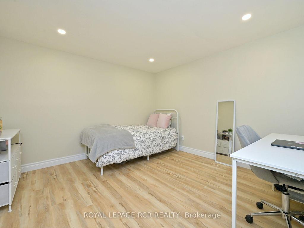 









218


Elizabeth

Street,
Orangeville,




ON
L9W 1C8

