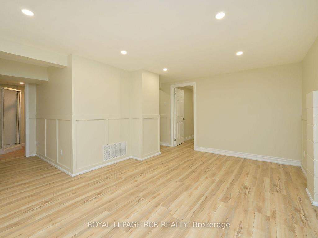 









218


Elizabeth

Street,
Orangeville,




ON
L9W 1C8

