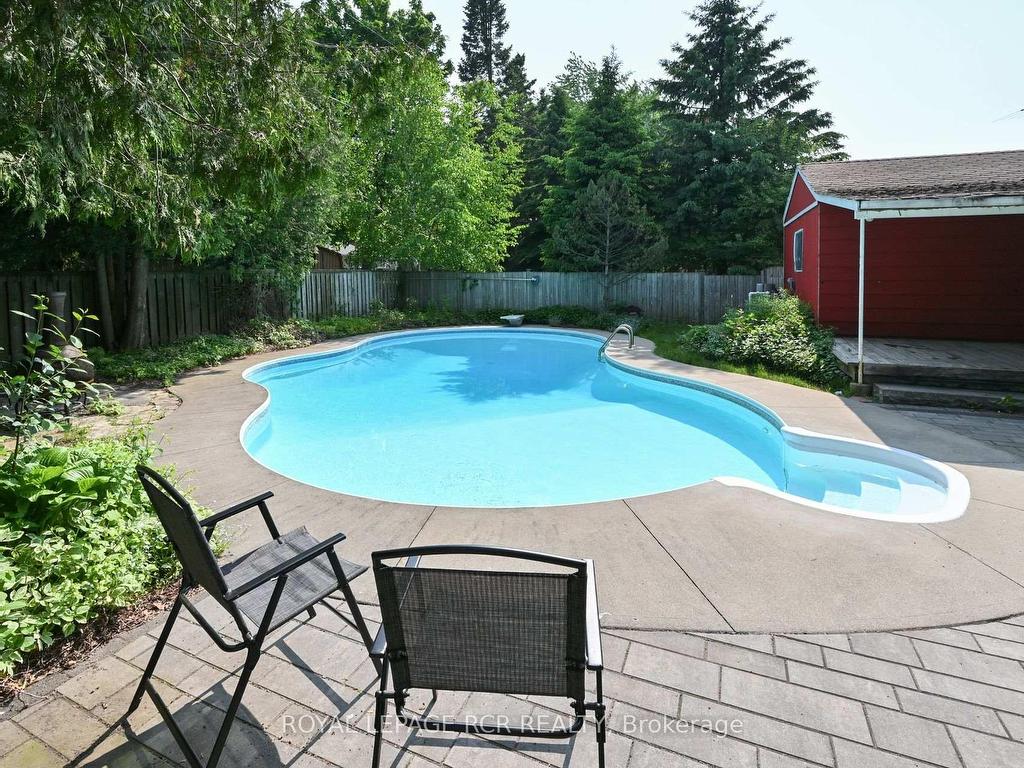









218


Elizabeth

Street,
Orangeville,




ON
L9W 1C8

