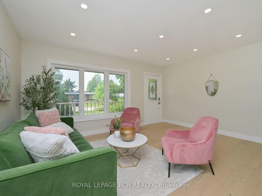 









218


Elizabeth

Street,
Orangeville,




ON
L9W 1C8

