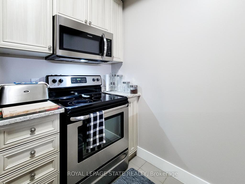 









5010


Corporate

Drive, 320,
Burlington,




ON
L7L 0H6

